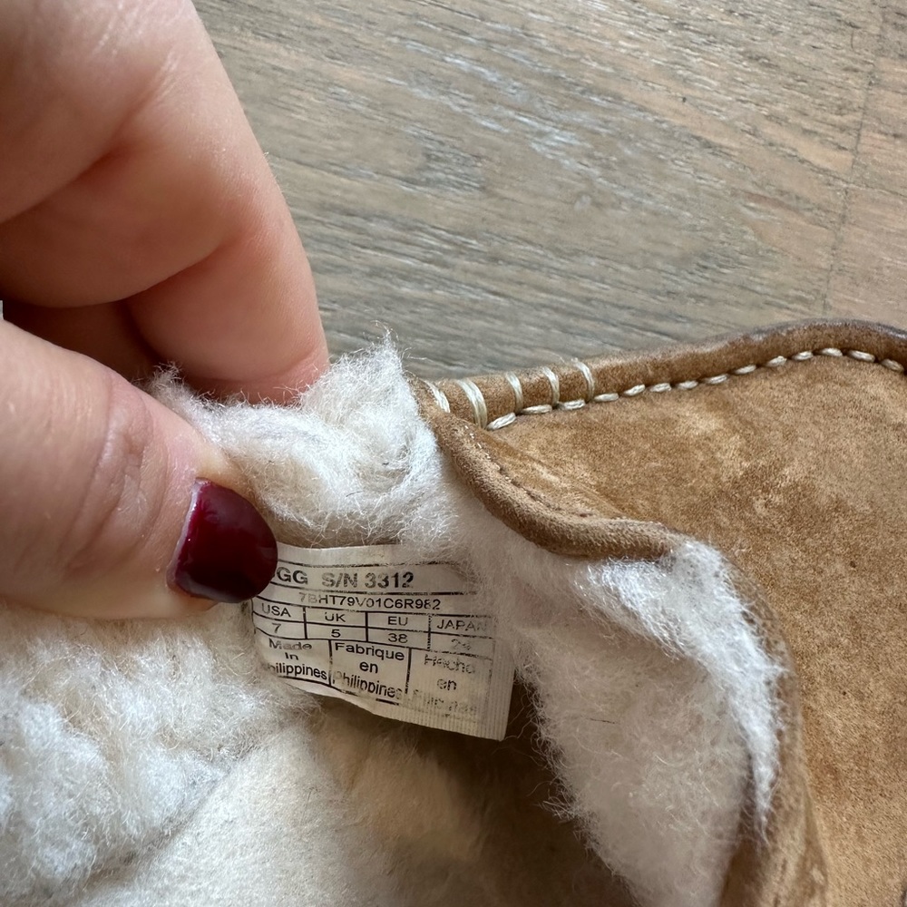 Ugg Slippers - Picture 5 of 5